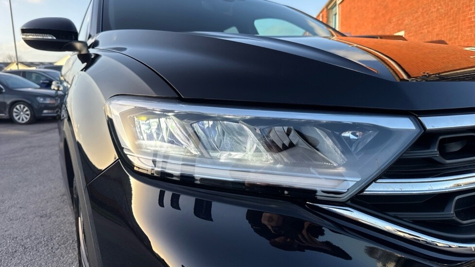 Used Volkswagen T-Roc 2025 for sale - 76888720: Photo 21