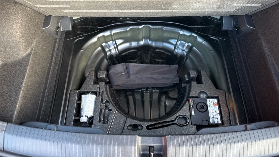 Used Volkswagen T-Roc 2025 for sale - 76888720: Photo 30