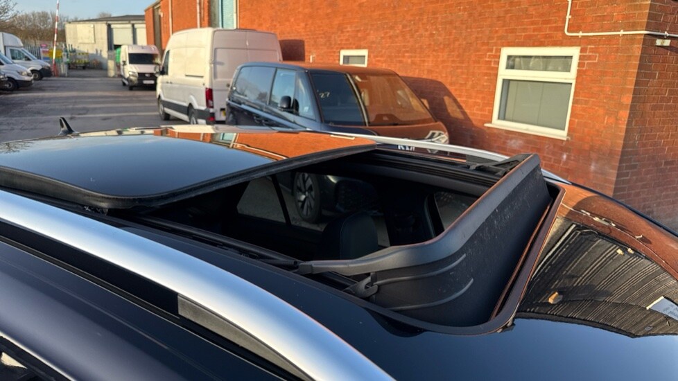 Used Volkswagen T-Roc 2025 for sale - 76888720: Photo 32