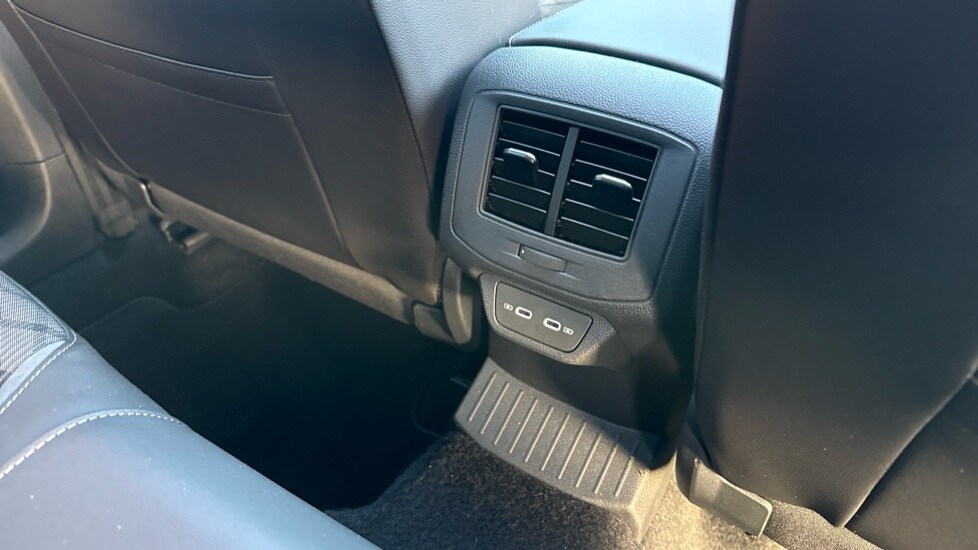 Used Volkswagen T-Roc 2025 for sale - 76888720: Photo 35