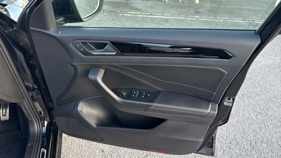 Used Volkswagen T-Roc 2025 for sale - 76888720: Photo 37