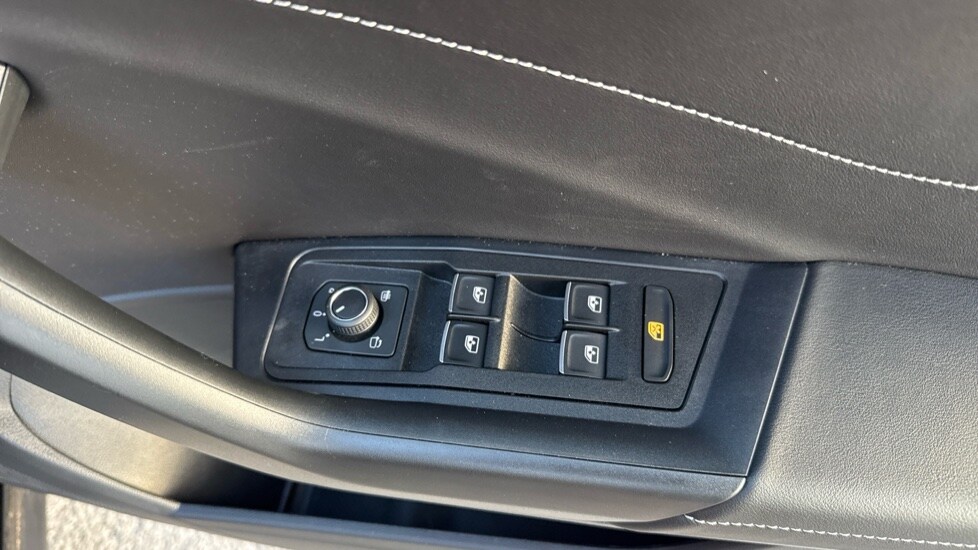 Used Volkswagen T-Roc 2025 for sale - 76888720: Photo 38