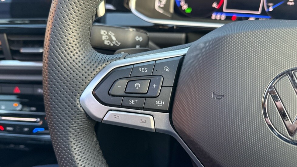 Used Volkswagen T-Roc 2025 for sale - 76888720: Photo 40