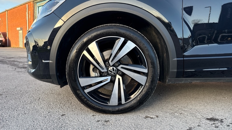 Used Volkswagen T-Roc 2025 for sale - 76888720: Photo 5