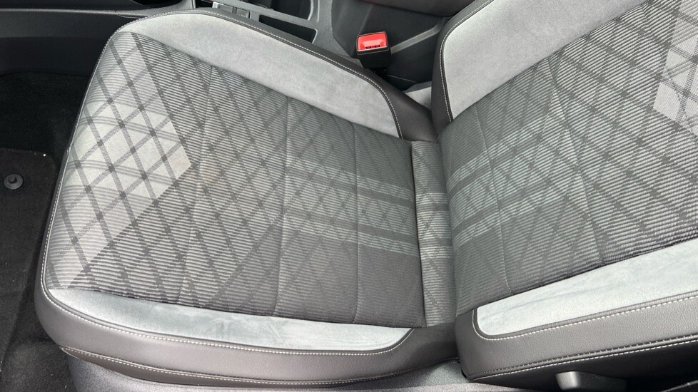 Used Volkswagen T-Roc 2022 for sale - 76007722: Photo 25