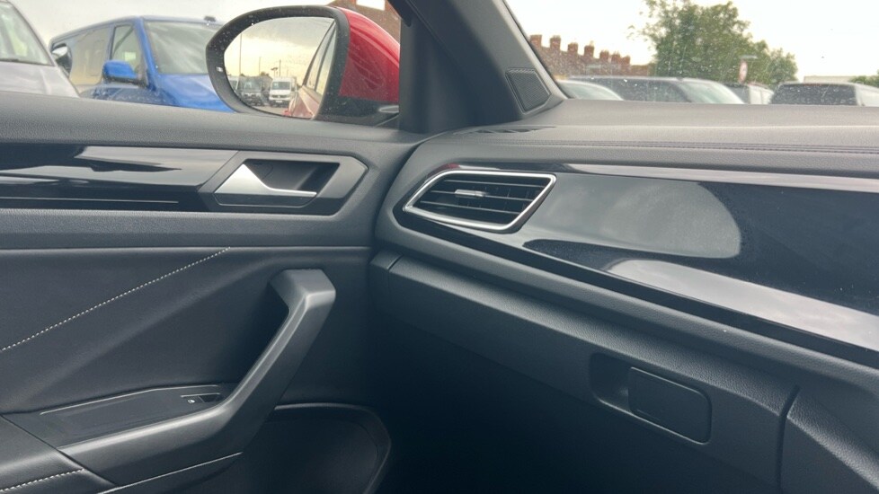 Used Volkswagen T-Roc 2022 for sale - 76007722: Photo 30