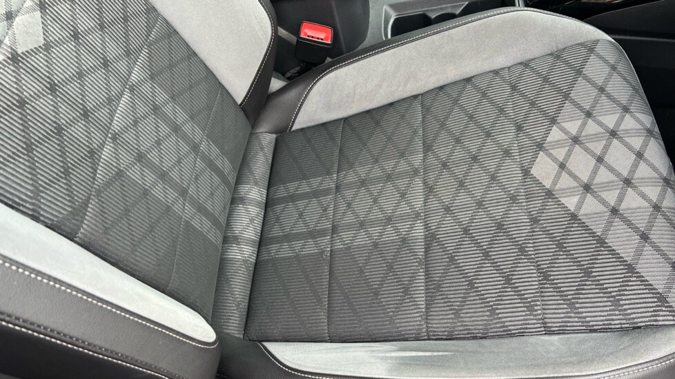 Used Volkswagen T-Roc 2022 for sale - 76007722: Photo 36