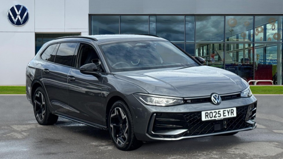 Used Volkswagen Passat 2025 for sale - 75684603: Photo 1