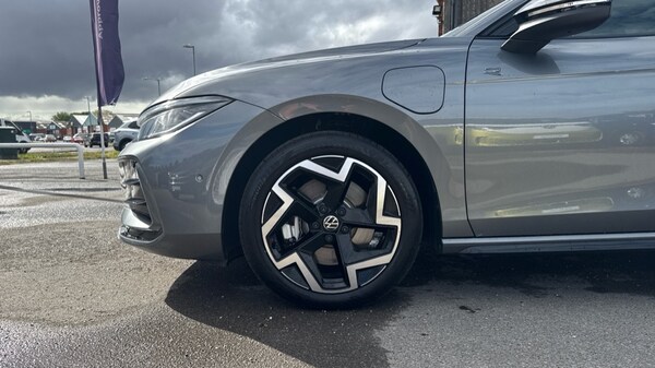 Used Volkswagen Passat 2025 for sale - 75684603: Photo 18