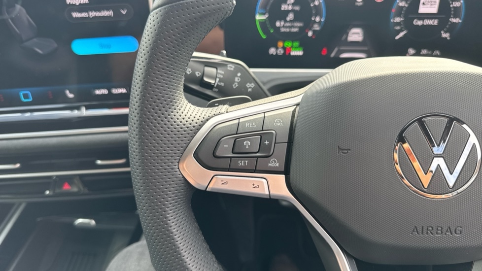 Used Volkswagen Passat 2025 for sale - 75684603: Photo 31