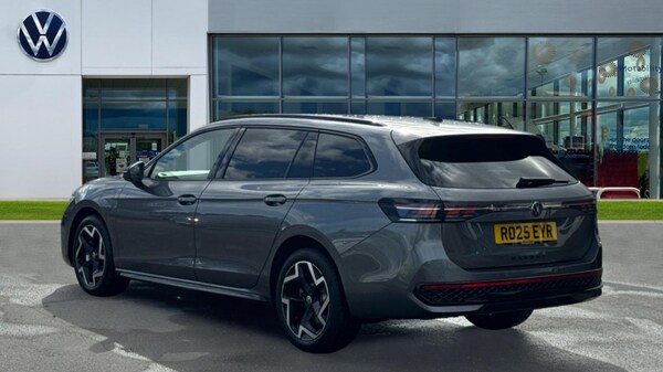 Used Volkswagen Passat 2025 for sale - 75684603: Photo 3
