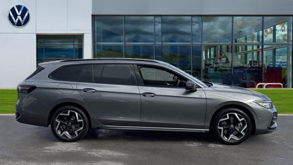 Used Volkswagen Passat 2025 for sale - 75684603: Photo 4