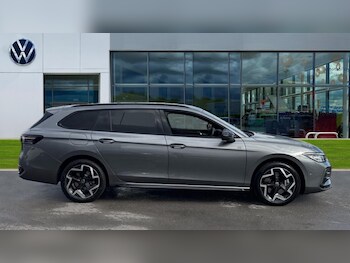Used Volkswagen Passat 2025 for sale - 75684603: Photo