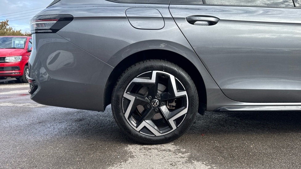 Used Volkswagen Passat 2025 for sale - 75684603: Photo 5