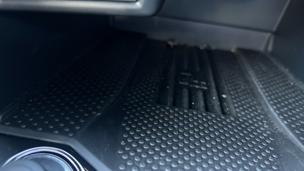 Used Volkswagen T-Roc 2025 for sale - 75726163: Photo 29