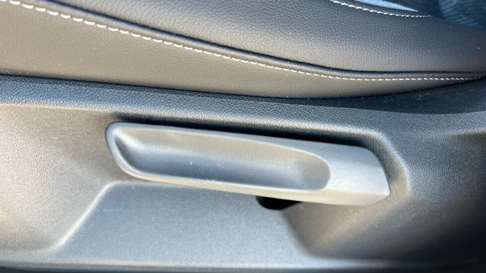 Used Volkswagen T-Roc 2025 for sale - 75726163: Photo 30