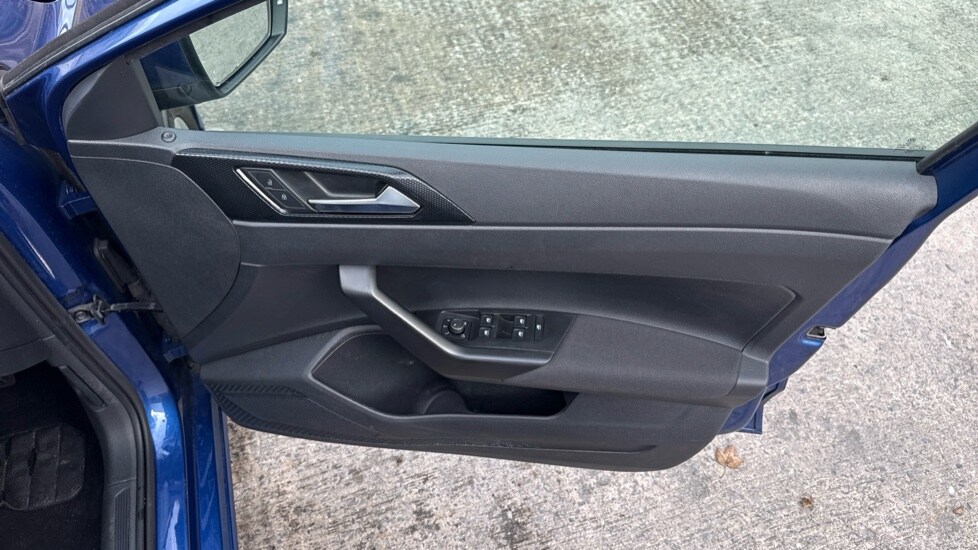 Used Volkswagen Polo 2022 for sale - 76872475: Photo 35