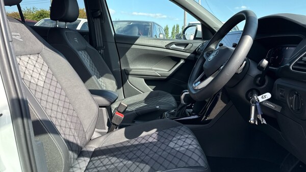 Used Volkswagen T-Cross 2024 for sale - 75684613: Photo 24