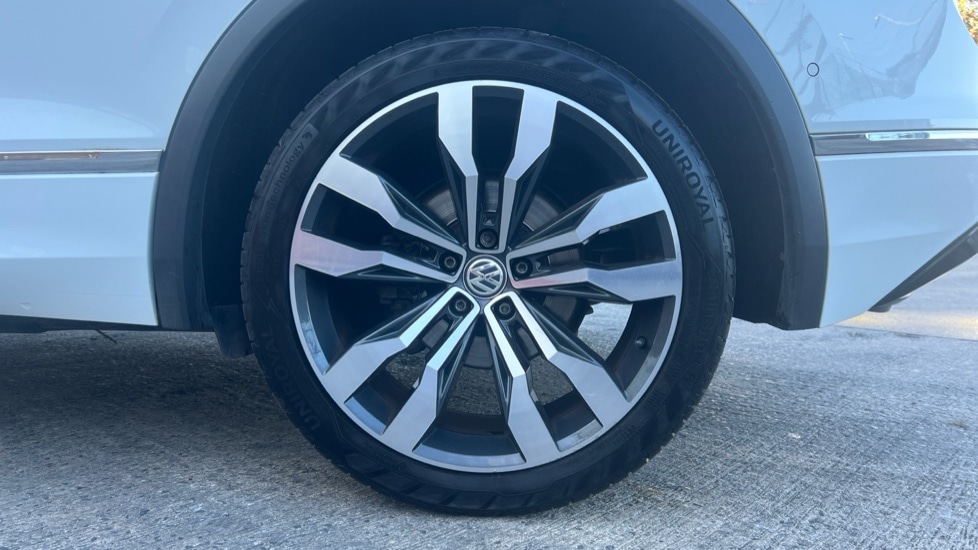 Used Volkswagen Tiguan 2019 for sale - 76321910: Photo 19