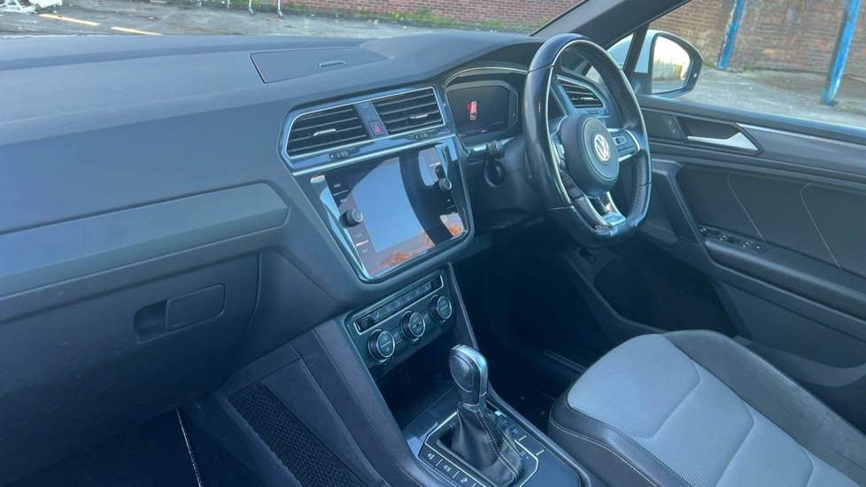 Used Volkswagen Tiguan 2019 for sale - 76321910: Photo 2