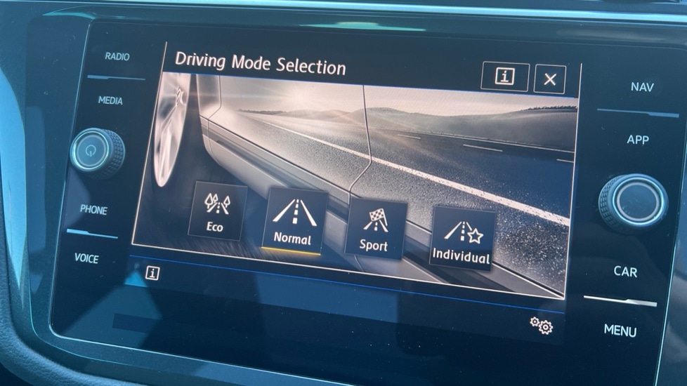 Used Volkswagen Tiguan 2019 for sale - 76321910: Photo 38