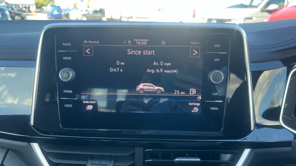 Used Volkswagen T-Roc 2025 for sale - 75992657: Photo 23