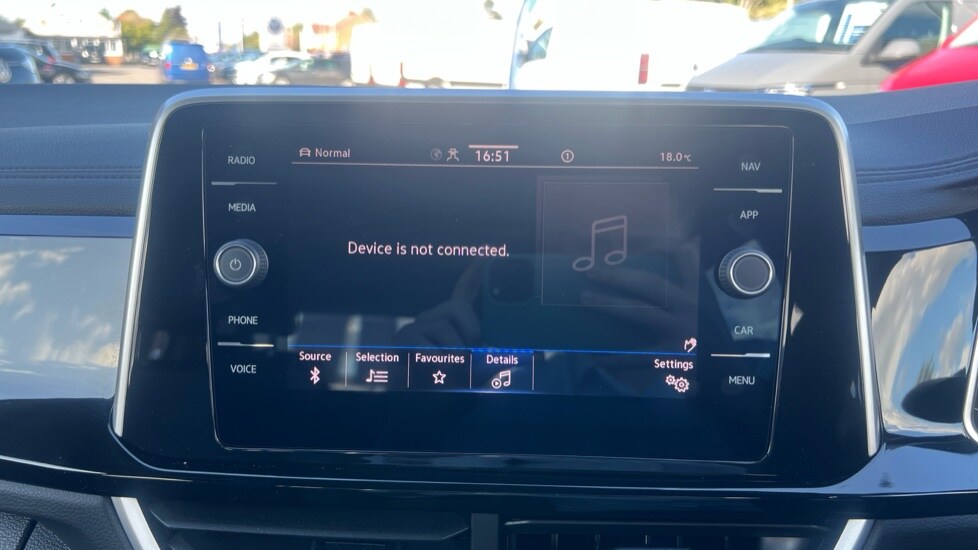 Used Volkswagen T-Roc 2025 for sale - 75992657: Photo 27