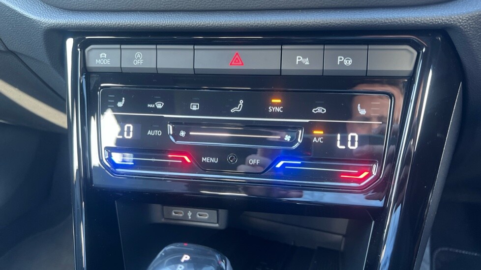 Used Volkswagen T-Roc 2025 for sale - 75992657: Photo 28