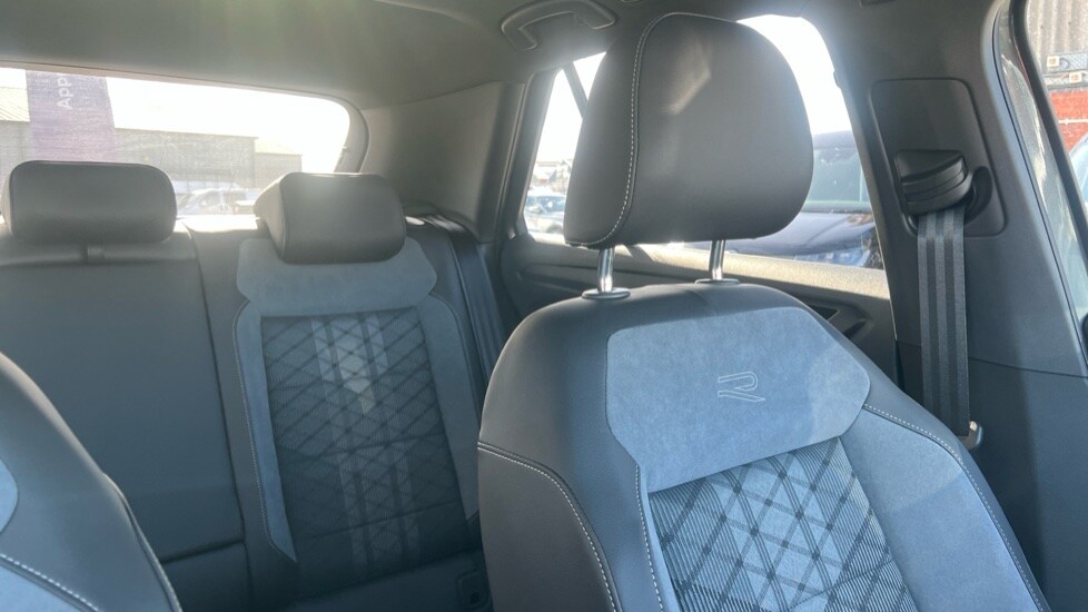 Used Volkswagen T-Roc 2025 for sale - 75992657: Photo 31