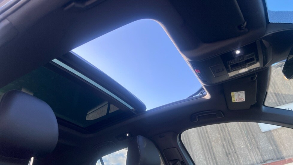 Used Volkswagen T-Roc 2025 for sale - 75992657: Photo 32