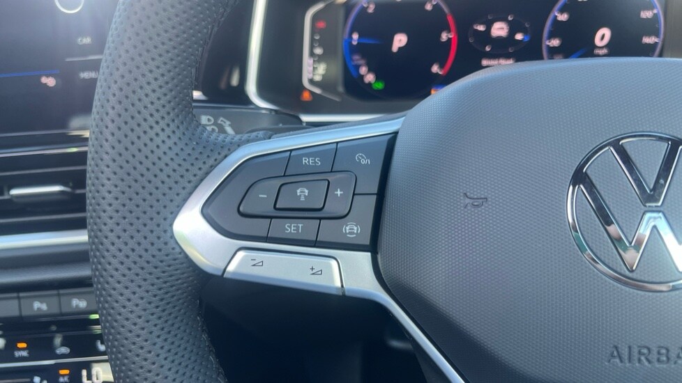 Used Volkswagen T-Roc 2025 for sale - 75992657: Photo 34