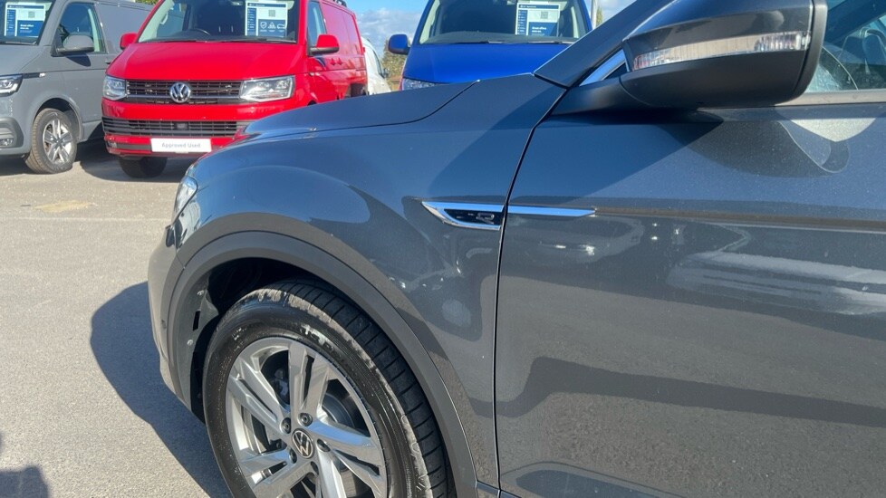 Used Volkswagen T-Roc 2025 for sale - 75992657: Photo 40