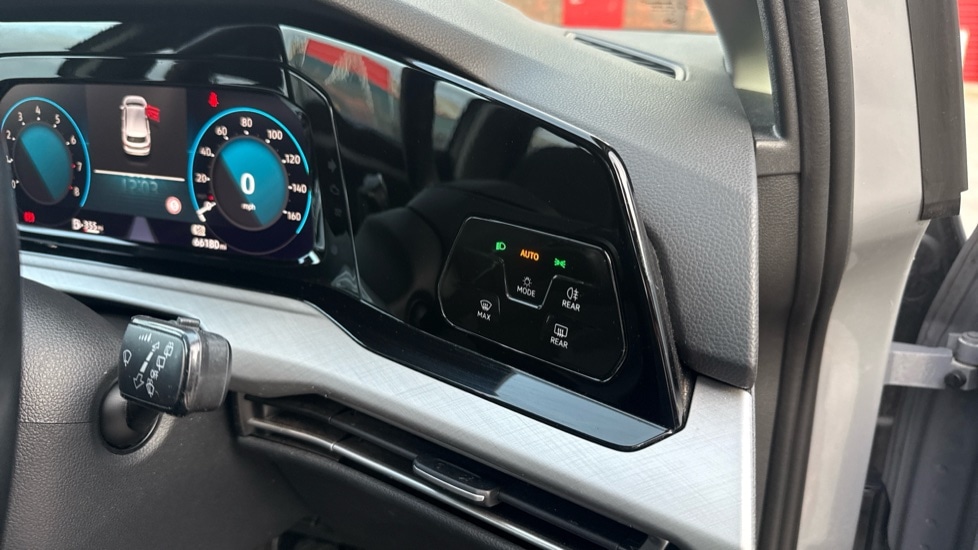 Used Volkswagen Golf 2021 for sale - 76842133: Photo 32