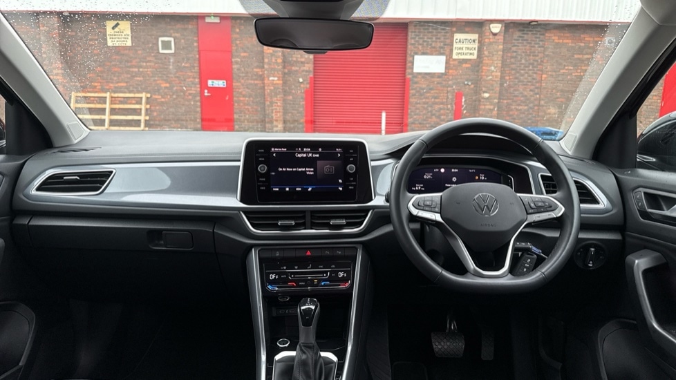 Used Volkswagen T-Roc 2024 for sale - 76873499: Photo 12