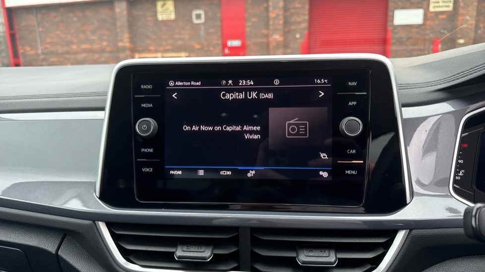 Used Volkswagen T-Roc 2024 for sale - 76873499: Photo 13