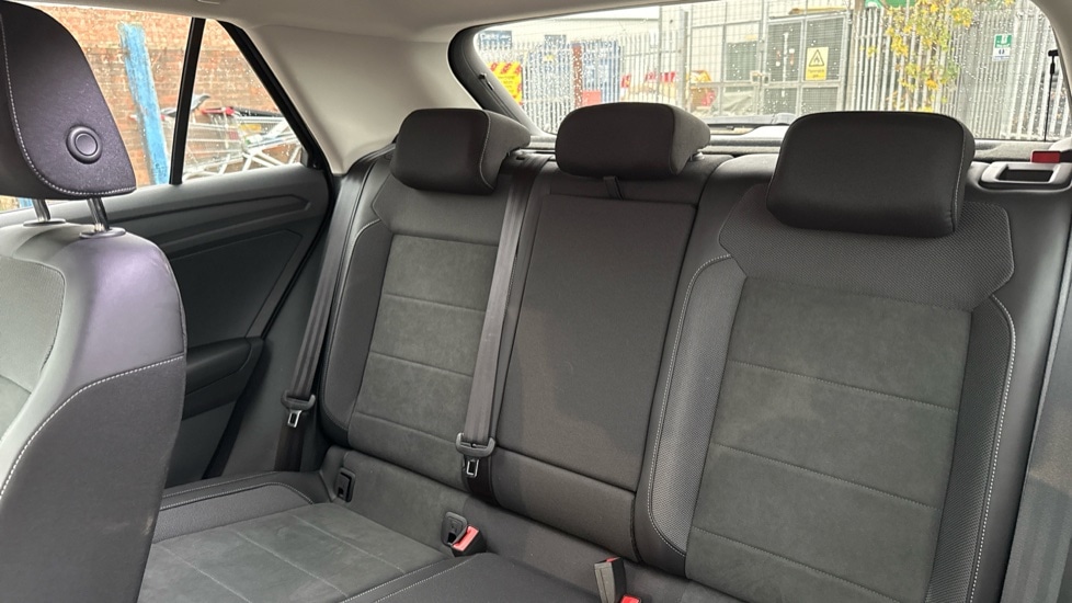 Used Volkswagen T-Roc 2024 for sale - 76873499: Photo 15