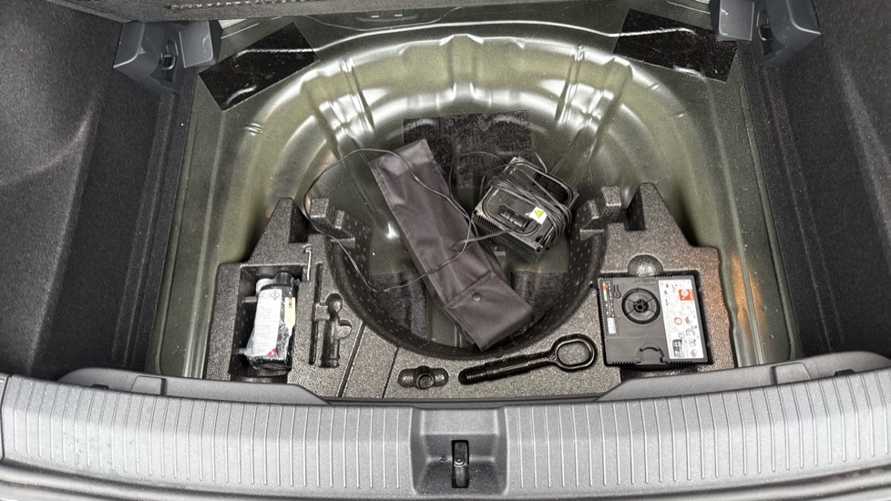 Used Volkswagen T-Roc 2024 for sale - 76873499: Photo 30