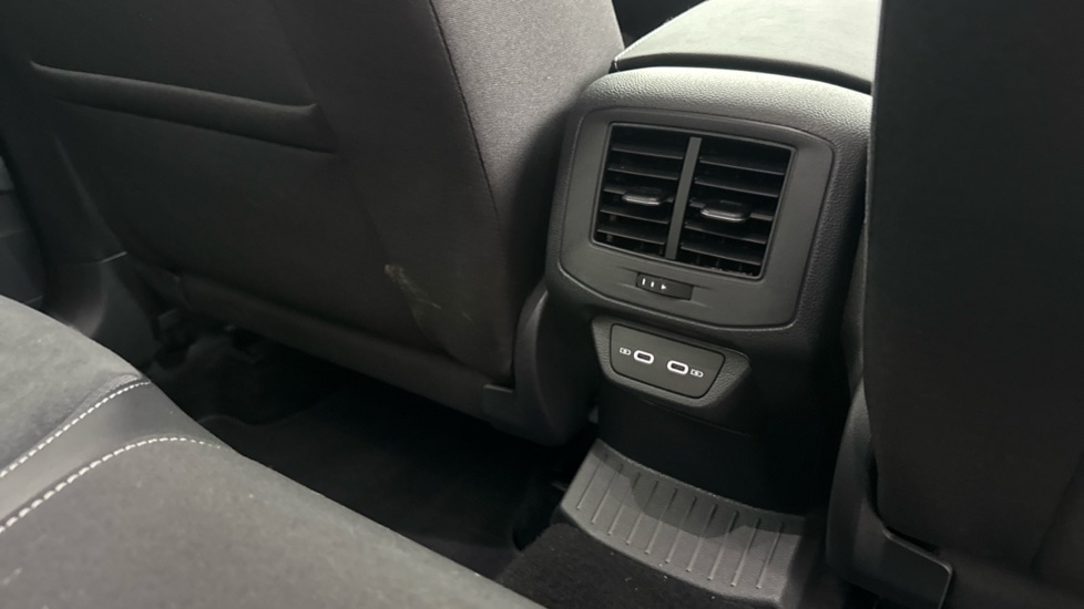 Used Volkswagen T-Roc 2024 for sale - 76873499: Photo 34