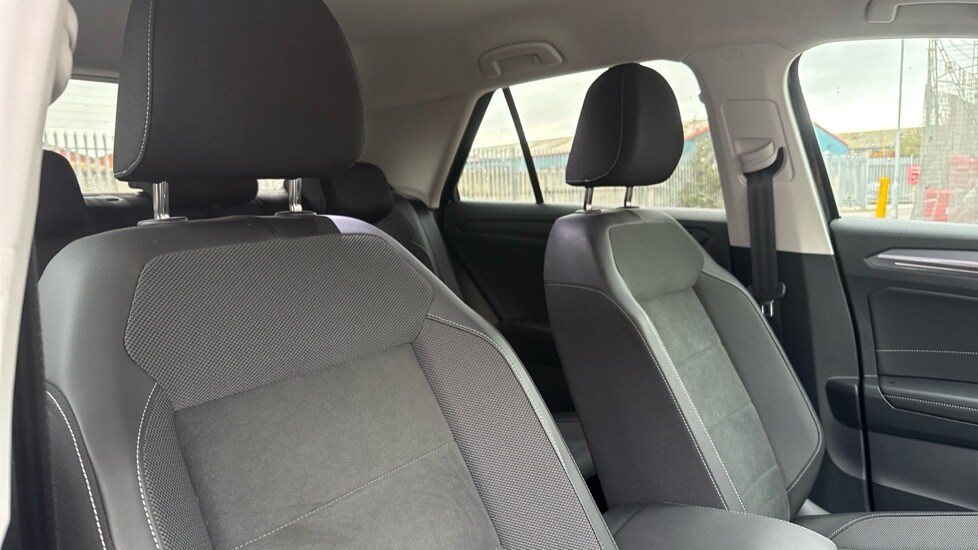 Used Volkswagen T-Roc 2024 for sale - 76873499: Photo 38