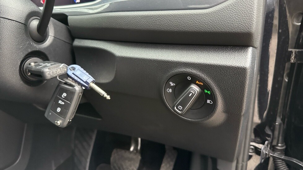 Used Volkswagen T-Roc 2024 for sale - 76873499: Photo 39