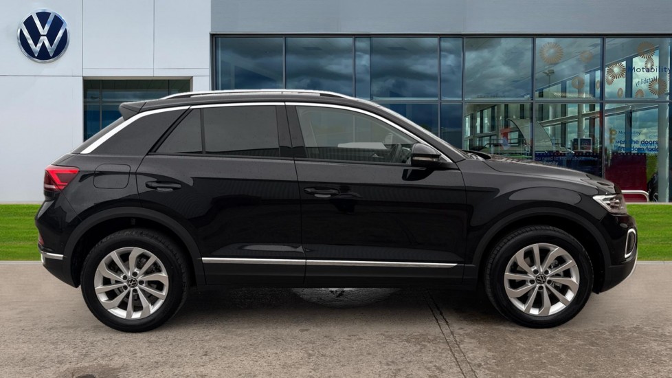 Used Volkswagen T-Roc 2024 for sale - 76873499: Photo 4