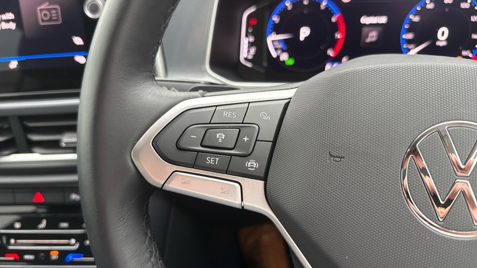 Used Volkswagen T-Roc 2024 for sale - 76873499: Photo 40