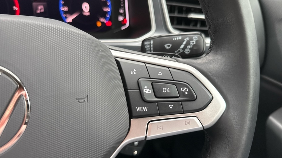 Used Volkswagen T-Roc 2024 for sale - 76873499: Photo 41