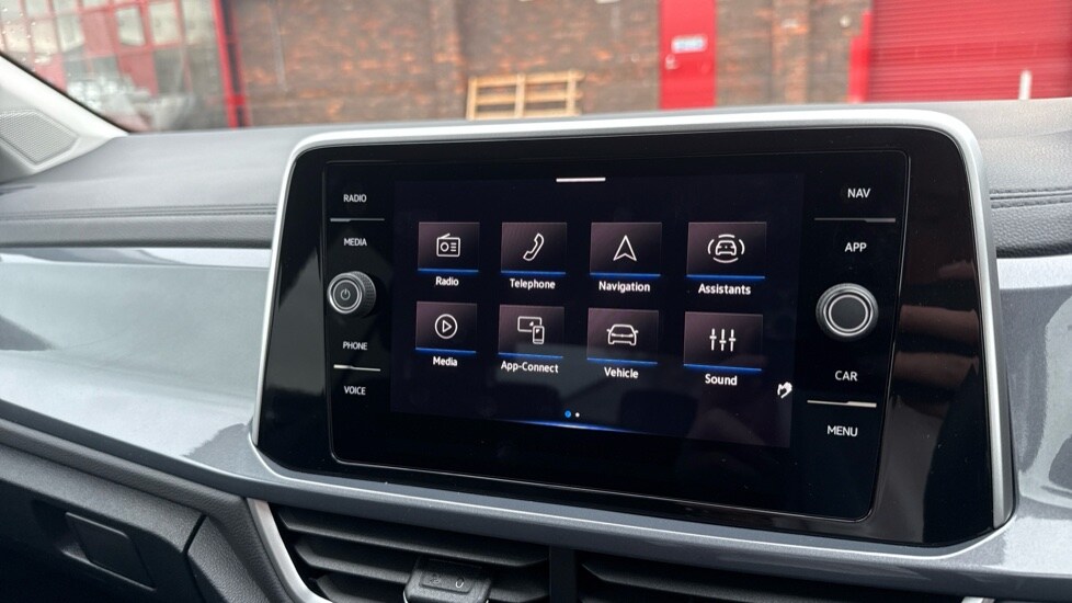 Used Volkswagen T-Roc 2024 for sale - 76873499: Photo 51