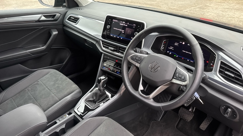 Used Volkswagen T-Roc 2024 for sale - 76873499: Photo 6