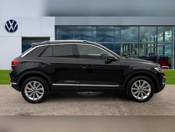 Used Volkswagen T-Roc 2024 for sale - 76479832: Photo