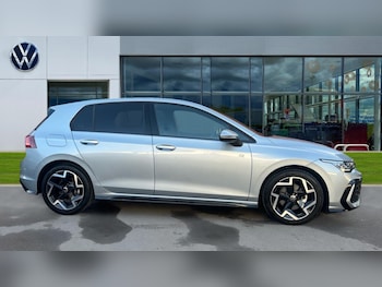 Used Volkswagen Golf 2025 for sale - 76984024: Photo