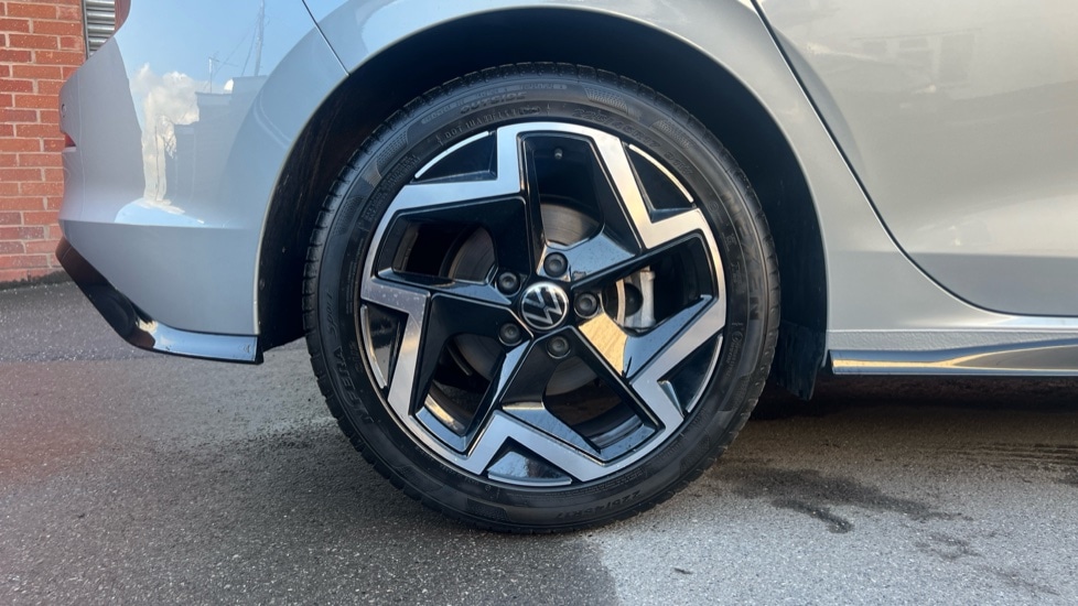 Used Volkswagen Golf 2025 for sale - 76984024: Photo 5