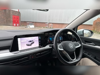 Used Volkswagen Golf 2024 for sale - 76420404: Photo