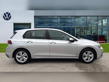 Used Volkswagen Golf 2024 for sale - 76420404: Photo